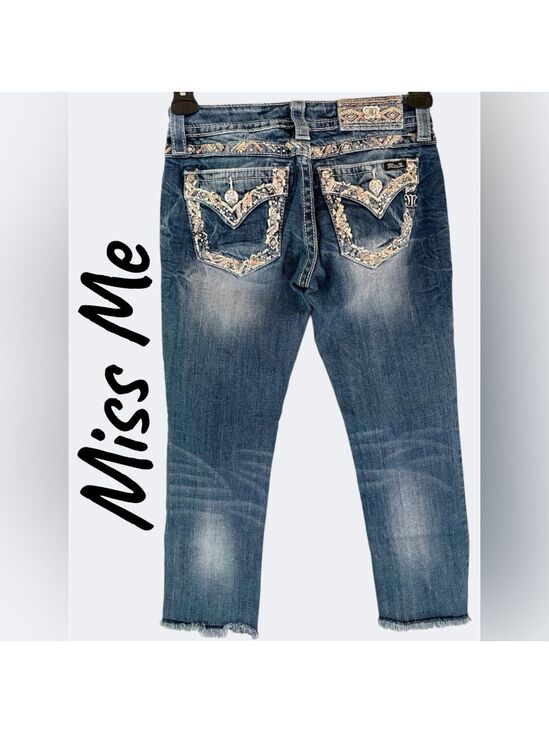 Miss Me Denim - Miss Me Signature Crop Jeans w/Embellished Pocket Trim. Size 26 Like new! EUC!